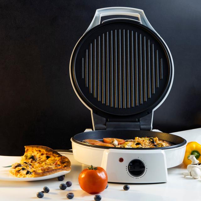 Geepas Portable Design 1800W Pizza Maker with 32 Cm Non-stick Baking Plate & Power-On Indicator GPM2035 - SW1hZ2U6MTQyMzg0