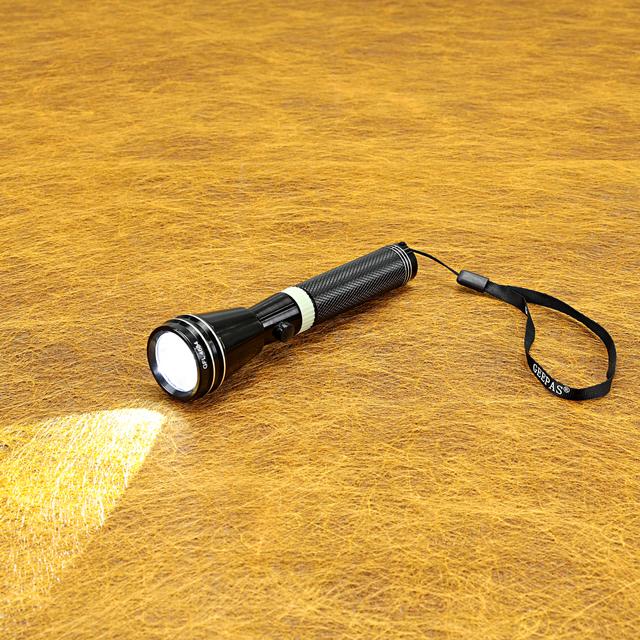 كشاف  Geepas Rechargeable LED Flashlight - High Power Flashlight| Built-in 900mAh Battery ,1 Hour Working - SW1hZ2U6MTM4MTg3