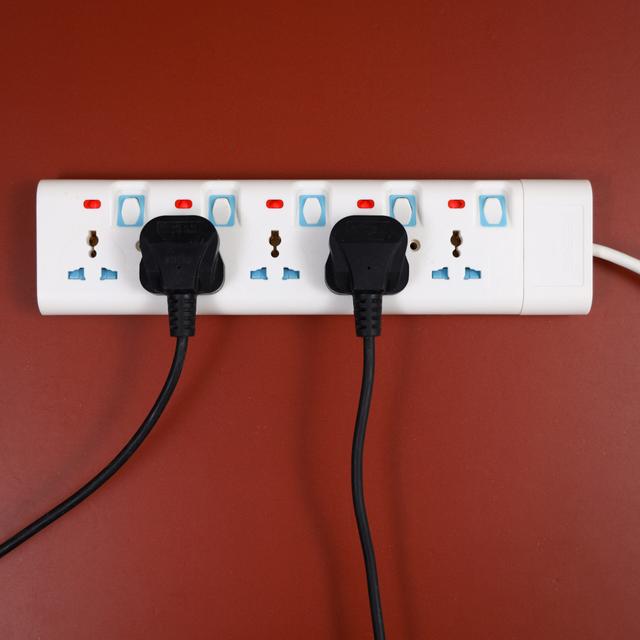 Geepas 5 Way Extension Socket 13A – 4 Power Switches with Led Indicators - Extra Long 3m Cord with Over Current Protected - Ideal for All Electronic Devices - SW1hZ2U6MTM2OTg2