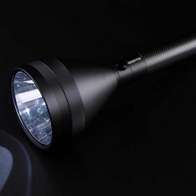 كشاف يدوي قابل للشحن 550 لومن أسود جيباس Geepas Black 550 Lumens Rechargeable LED Flashlight - SW1hZ2U6MTM4MzE1