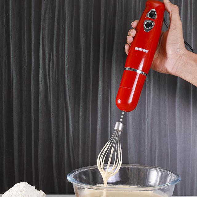 Geepas GHB6136 400W Hand Blender - Stainless Steel Blades with 2 Speed for Baby Food, Soup, Juice - 860ml Chopper Bowl & Electric Egg Whisk - 2 Years Warranty - SW1hZ2U6MTM4OTkw