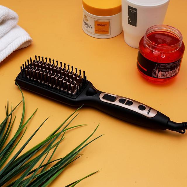 Geepas GHBS86037 Ceramic Hair Brush 45W - Temperature Control with Led Display - 60 Minutes Auto Shut-off - Perfect for Smooth Hair Massage & Styling - SW1hZ2U6MTM5MDg1