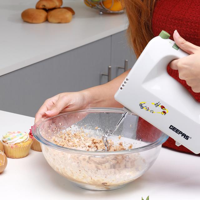 Geepas GHM2001 160W Hand Mixer - Professional Electric Handheld Mixer for Baking - 5 Speed Function, Includes Stainless Steel Beaters & Dough Hooks, Eject Button - SW1hZ2U6MTM5Mjg1