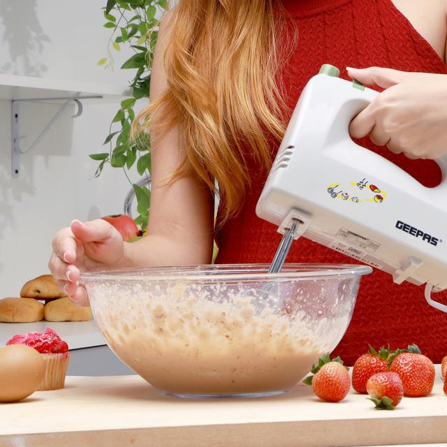 Geepas GHM2001 160W Hand Mixer - Professional Electric Handheld Mixer for Baking - 5 Speed Function, Includes Stainless Steel Beaters & Dough Hooks, Eject Button - SW1hZ2U6MTM5Mjkx
