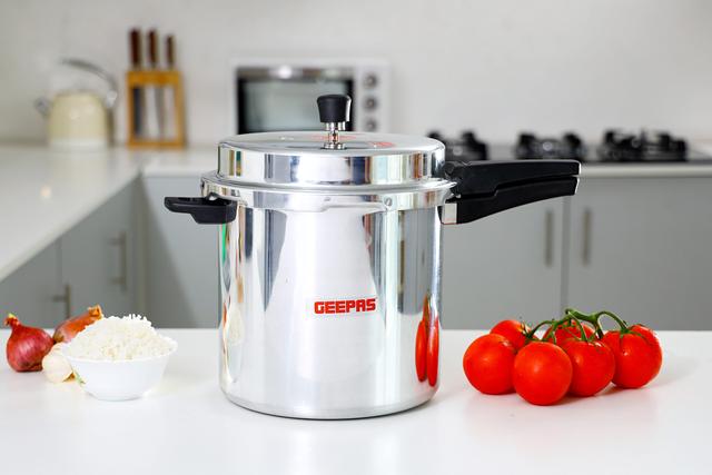 Geepas GPC329 12L Pressure Cooker - Evenly Heating Induction Base Heavy-Duty Aluminium Pressure Cooker with Lid with Durable Handles - SW1hZ2U6MTQyMzAz