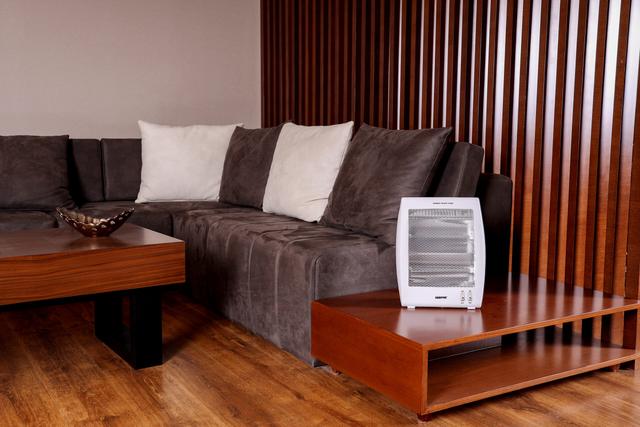 Geepas GQH9106 Quartz Heater - Electric Heater with 2 Heat Settings 400W/800W - Ideal for Home, Office, Caravans, Hotels & Garages - 2 Year Warranty - SW1hZ2U6MTQyNDU5