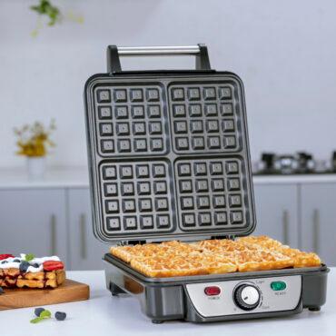 جهاز الوافل 4 قطع 1100 واط مقاوم للإلتصاق جيباس Geepas Waffle Maker - 10}