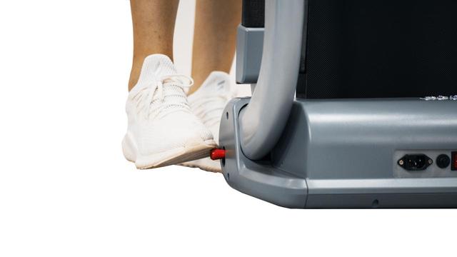 جهاز الجري  Motor Treadmill with touch screen & Bluetooth 3.0HP - SW1hZ2U6MTYzNDYz
