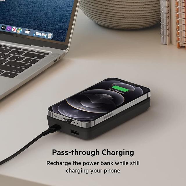 باور بانك 10000 ميللي امبير يدعم الشحن اللاسلكي Belkin Boost Charge Magnetic Portable Wireless Charger 10000mAh  - Black - SW1hZ2U6MzE4MjMy