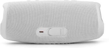 مكبر صوت لاسلكي مقاوم لون أبيض JBL Charge5 Splashproof Portable Bluetooth Speaker - JBL - 5}