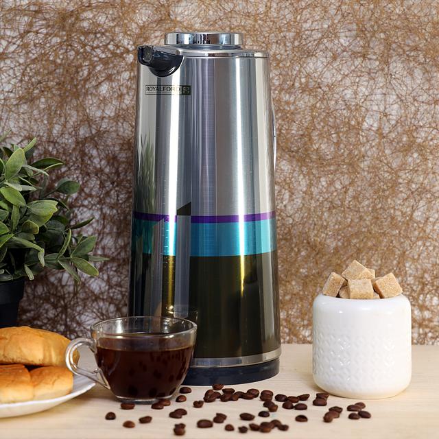 دلة قهوة حافظة للحرارة بسعة 1.9 لتر | Royalford Silver Vacuum Flask - SW1hZ2U6MzcyNTA1