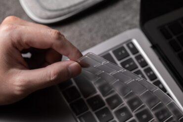 كفر كيبورد للماك بوك إير2020 ClearGuard Keyboard Protector for Apple MacBook Air 2020 - Moshi - 3}