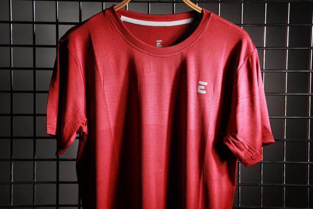 كنزة رجالي نصف كم أحمر Men's Sport T-Shirt - Ecka - SW1hZ2U6NDA4NzEx