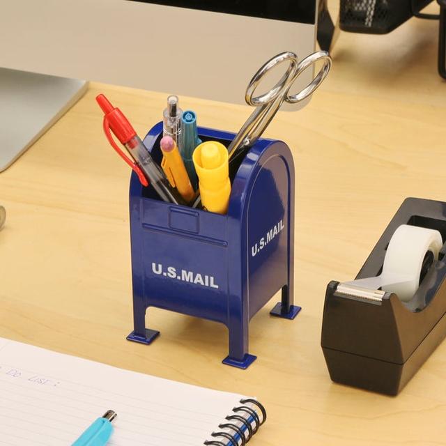 Kikkerland US Mail Pen and Pencil Holder - Stylish Pen and Pencil Holder, Desk Organizer, for Home and Office Use, Ideal Gift for Colleagues and Corporate World - SW1hZ2U6MzYxMzI1