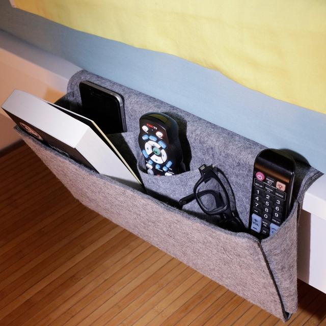 Kikkerland Felt Bedside Caddy - Bedside Storage Pocket and Holder for Book, Magazine, TV Remote, SmartPhone, Cables PowerBank, Charger and more - Large - SW1hZ2U6MzYxMzM5