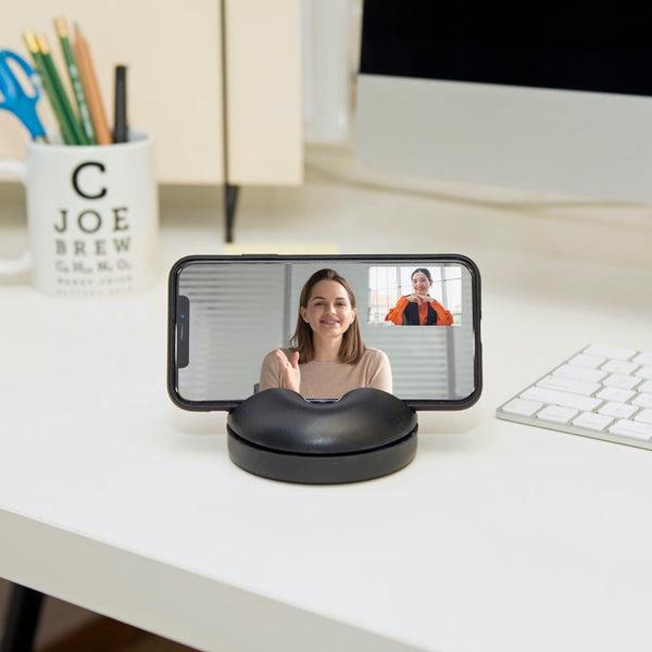 Kikkerland Phone Selfie Spinner - 360 Degrees Selfie Spinner, Phone Stand, Works on Portrait & Landscape mode, Perfect for Watching Movies, Zoom calls & VOIP meetings or video chats - Black - SW1hZ2U6MzYxNDE4