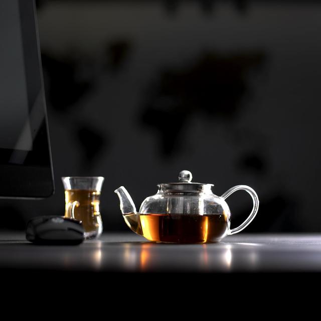 ابريق شاي زجاجي سعة 600 مل Glass Tea Pot - Royalford - SW1hZ2U6NDIwMzI1