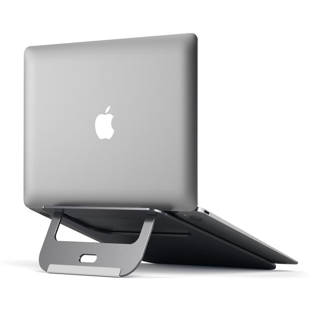 حامل للابتوب فضي Aluminum Laptop Stand Lighweight and Portable Compatible with Apple MacBook من Satechi - SW1hZ2U6MzYyOTcz