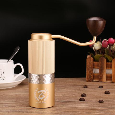 مطحنة قهوة يدوية فاخرة سعة 20 غرام ذهبي | Barista Space Premium Coffee Hand Grinder 2.0 - SW1hZ2U6NTc1Njcx