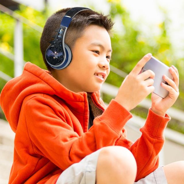 KIDdesigns Batman Kid Safe Wireless Bluetooth Kids Headphones - Multi-color - SW1hZ2U6NTc4OTc1