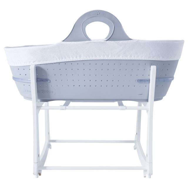 سرير للاطفال مع مريلة و سلة للحفاضات Baby's Nest Bundle Baby Basket,Swaddle, Bin - Tommee Tippee - SW1hZ2U6NjY1MDM2
