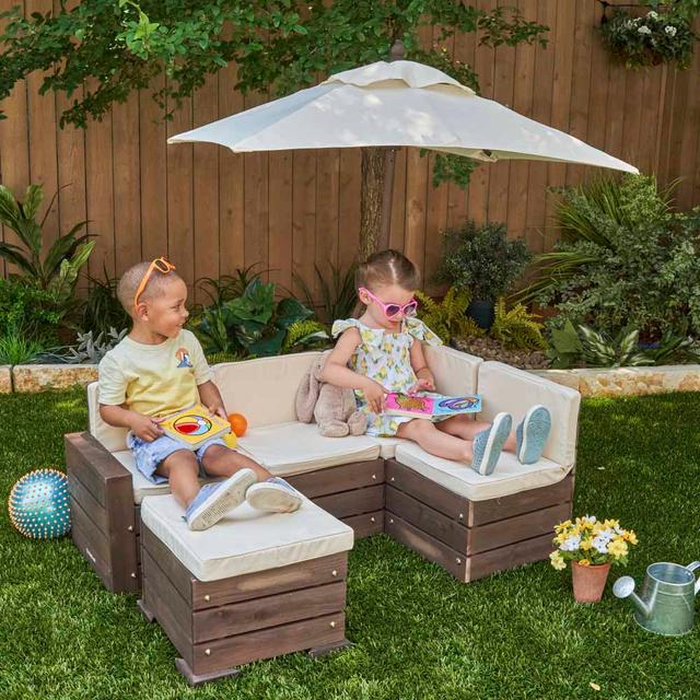 طاولة وكراسي للأطفال كيد كرافت Kidkraft Outdoor Sectional Ottoman & Umbrella Set - SW1hZ2U6Njk5Njg1