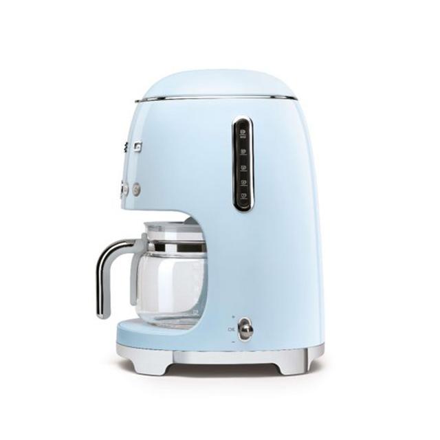 ماكينة قهوة مقطرة 1050 واط أزرق سميج Smeg Drip Coffee Machine - SW1hZ2U6NzAxMzk1