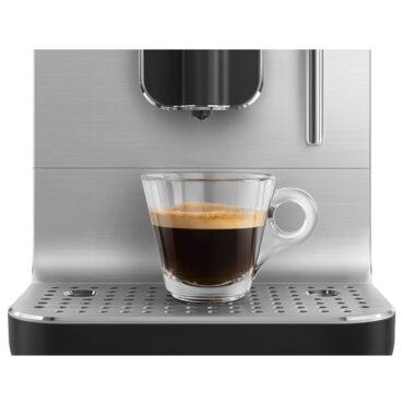 ماكينة قهوة اسبريسو أمريكية وريستريتو 1350 واط  لون أسود سميج Smeg American espresso and ristretto coffee machine