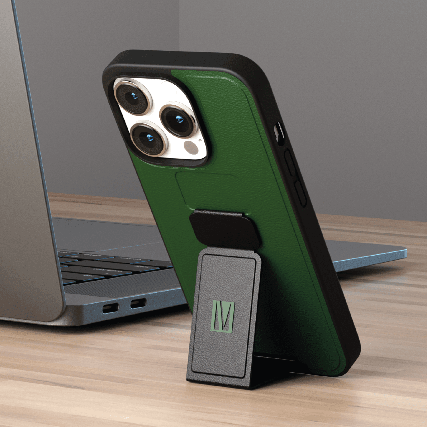 كفر ايفون جلد لجوال ايفون 14 برو بلون أخضر مع حامل تثبيت ليفيلو  Levelo Morphix Gripstand iPhone 14 Pro PU Leather Case Strom Forest Green - cG9zdDoxMzkzODQ1