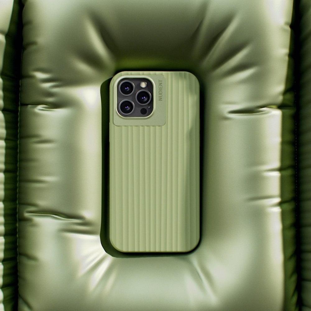 كفر ايفون 15 برو ماكس نيودنت أخضر  Nudient Bold iPhone 15 Pro Max Case - cG9zdDoxNTkwNjU5